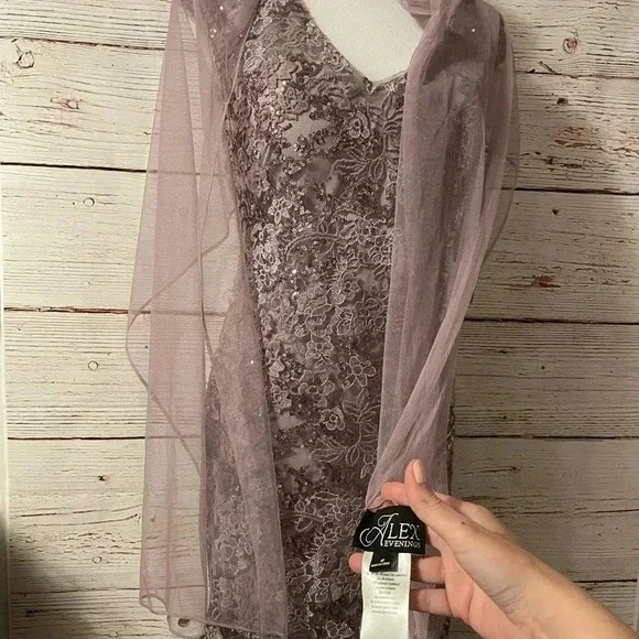 Alex gown - Picture 4 of 9